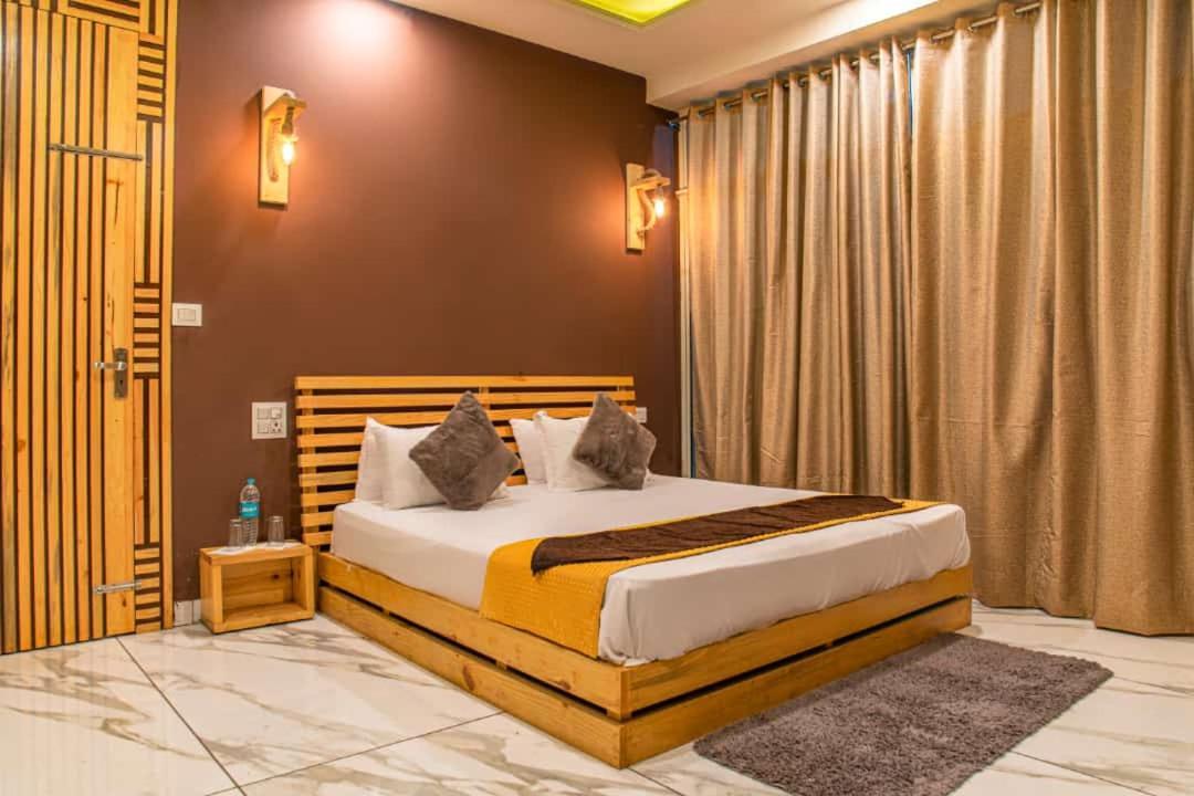 Appartamento Host Jatin Kasauli Crest 7O1827O7O3 Esterno foto