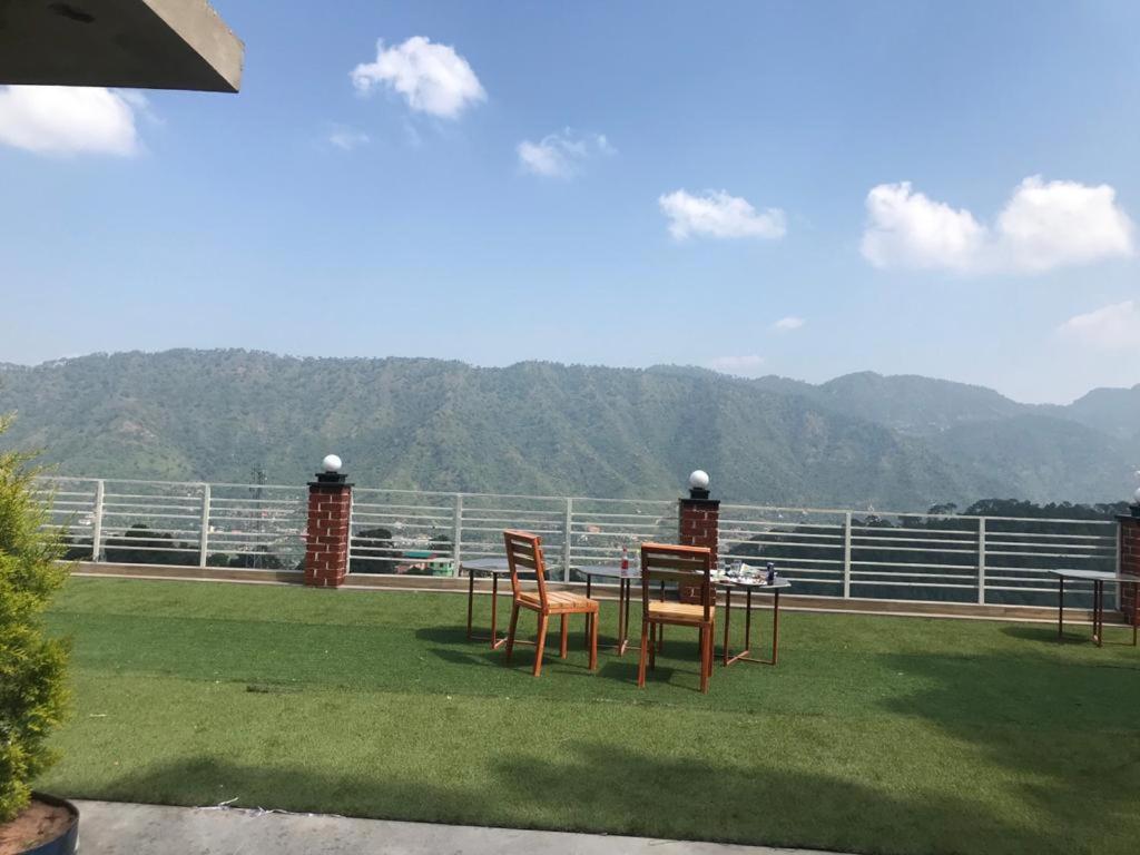 Appartamento Host Jatin Kasauli Crest 7O1827O7O3 Esterno foto
